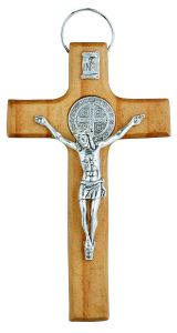 Crucifijo con medalla de San Benito 